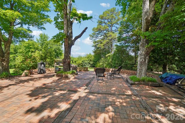 138 Woods End Road, Rutherfordton, NC 28139