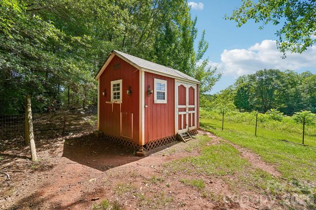 138 Woods End Road, Rutherfordton, NC 28139