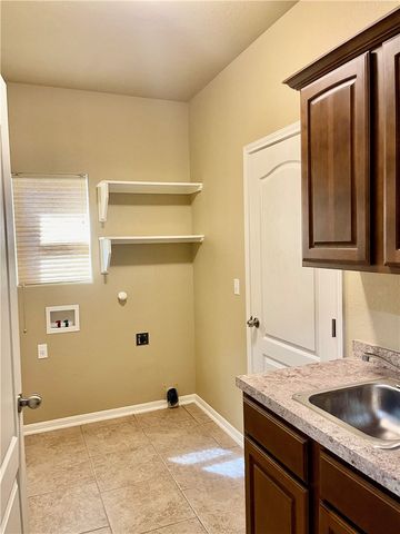 320 San Jose St, Portland, TX 78374