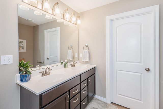 2905 N GARTH AVE, Columbia, MO 65202