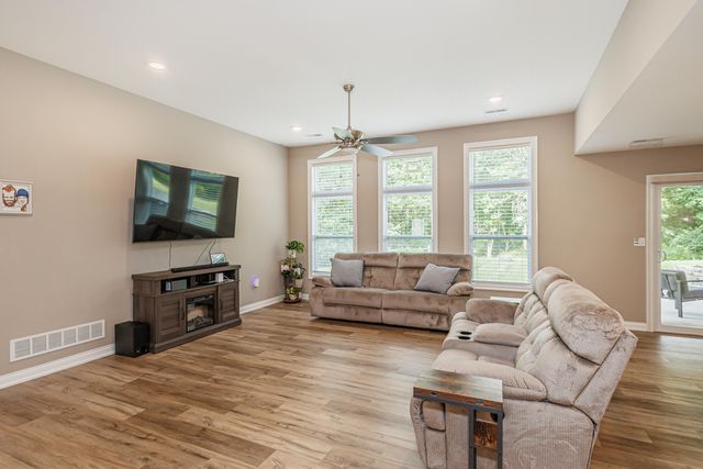 2905 N GARTH AVE, Columbia, MO 65202