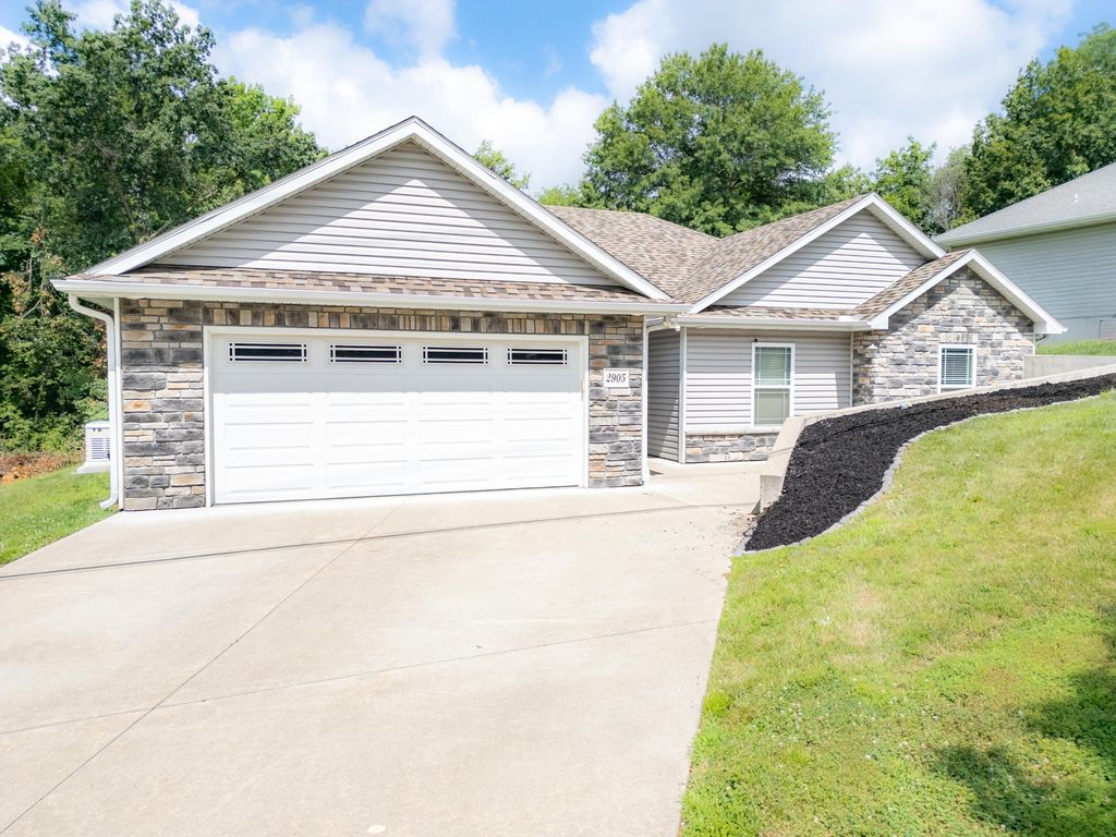 2905 N GARTH AVE, Columbia, MO 65202