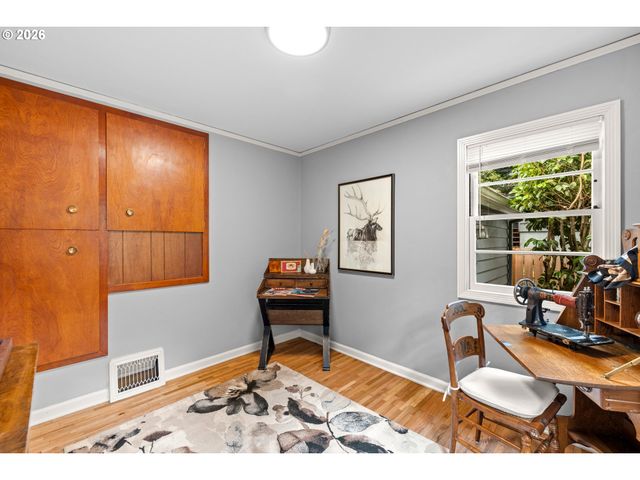 7206 Sw 3RD Ave, Portland, OR 97219
