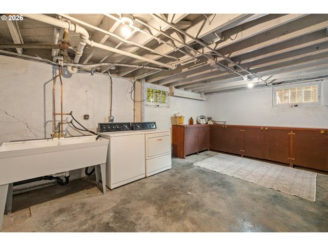 7206 Sw 3RD Ave, Portland, OR 97219