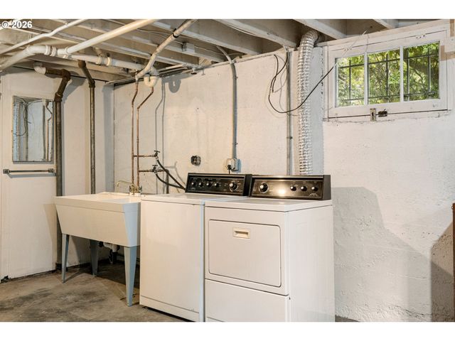 7206 Sw 3RD Ave, Portland, OR 97219