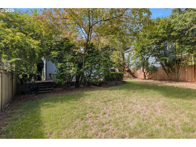 7206 Sw 3RD Ave, Portland, OR 97219