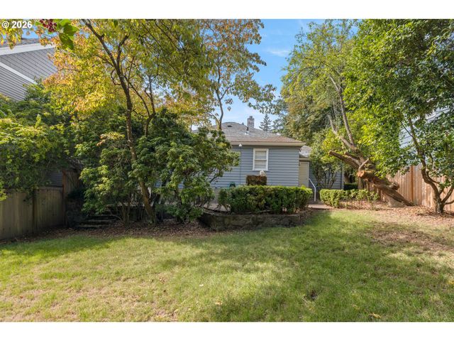 7206 Sw 3RD Ave, Portland, OR 97219