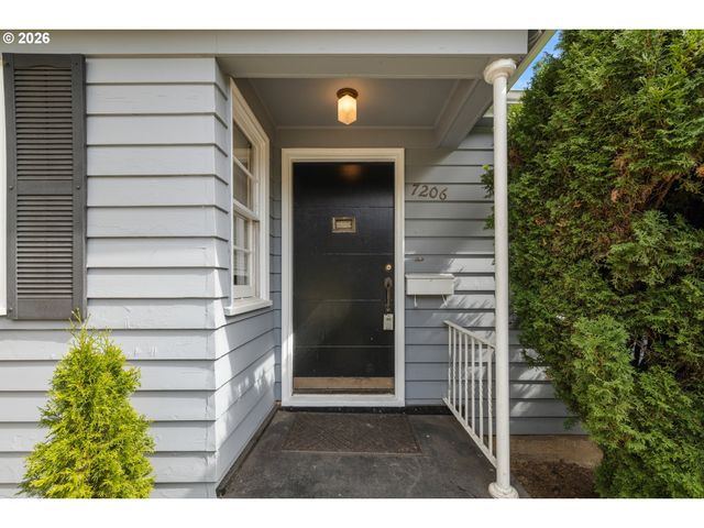 7206 Sw 3RD Ave, Portland, OR 97219