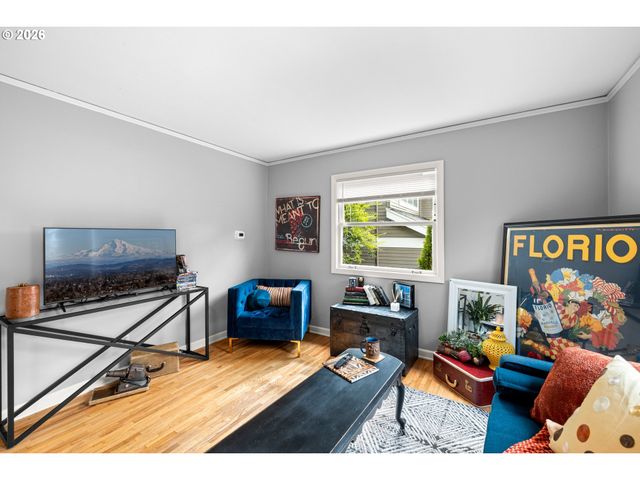 7206 Sw 3RD Ave, Portland, OR 97219