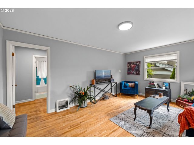 7206 Sw 3RD Ave, Portland, OR 97219