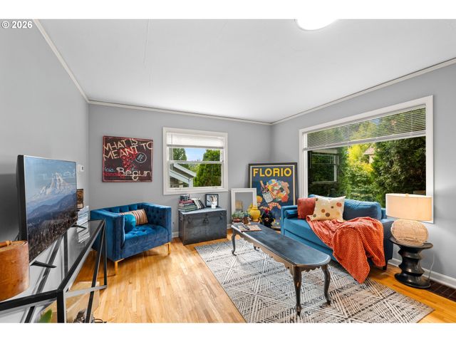 7206 Sw 3RD Ave, Portland, OR 97219