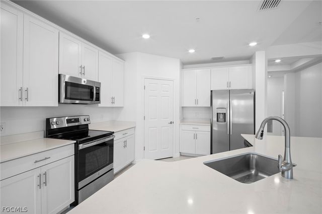 12000 santaluz DR 203, Fort Myers, FL 33913