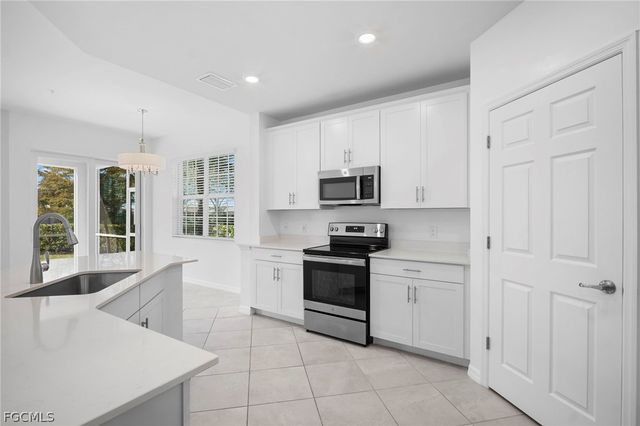 12000 santaluz DR 203, Fort Myers, FL 33913