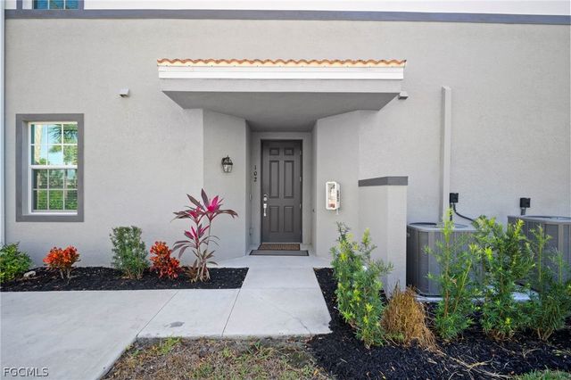 12000 santaluz DR 203, Fort Myers, FL 33913