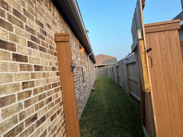 5122 Whispering River Drive, Katy, TX 77493