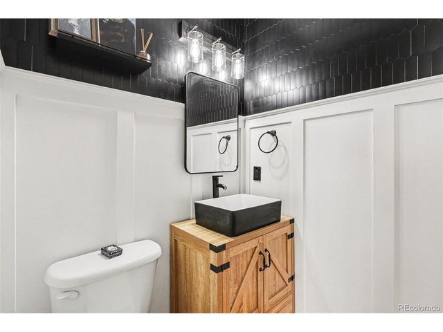 6735 W Yale Ave, Lakewood, CO 80227