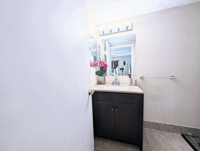 7515 S Oriole Boulevard 203, Delray Beach, FL 33446