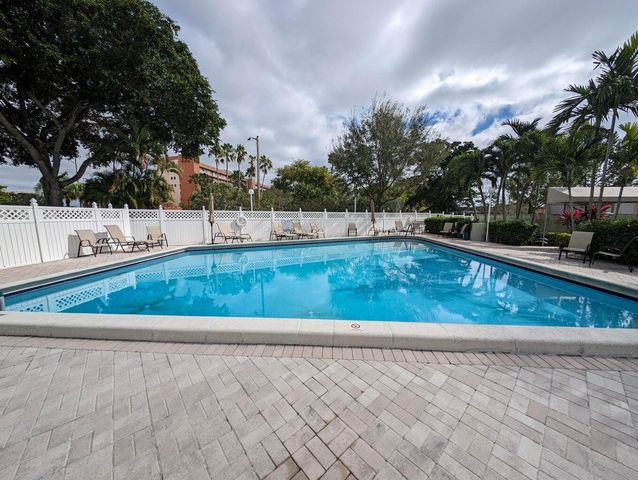 7515 S Oriole Boulevard 203, Delray Beach, FL 33446