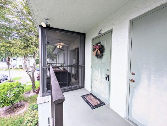 7515 S Oriole Boulevard 203, Delray Beach, FL 33446