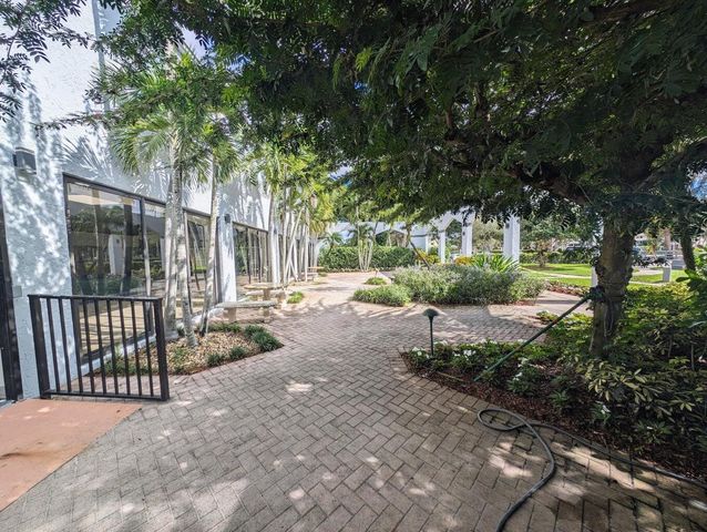 7515 S Oriole Boulevard 203, Delray Beach, FL 33446