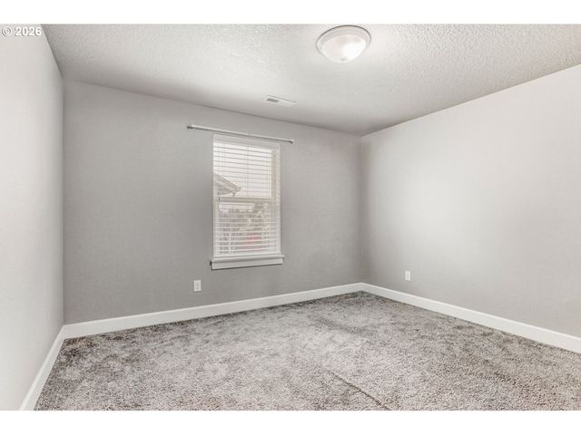 11620 Nw 2ND Ct, Vancouver, WA 98660