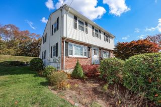 121 Old Marsh Hill Rd, Dracut, MA 01826