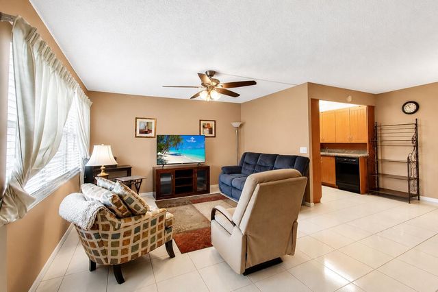 3008 Cornwall A, Boca Raton, FL 33434