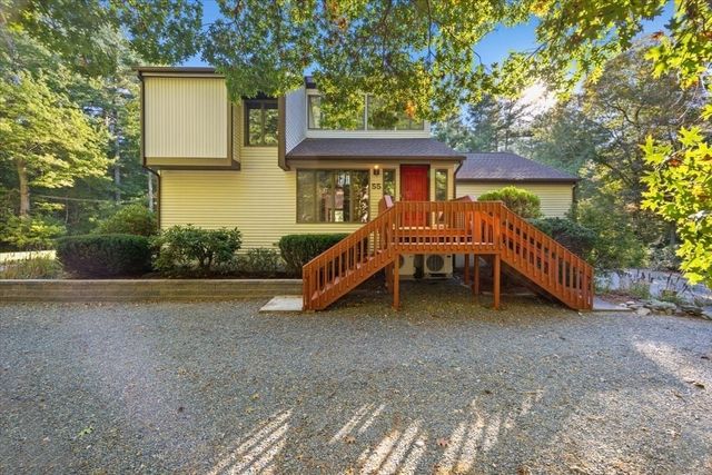 55 Hill St, Lakeville, MA 02347