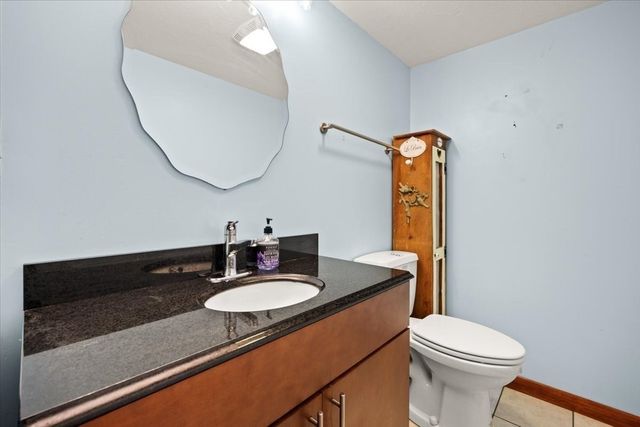 55 Hill St, Lakeville, MA 02347