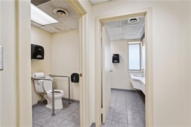 520 Pleasant Valley Rd, Trafford, PA 15085