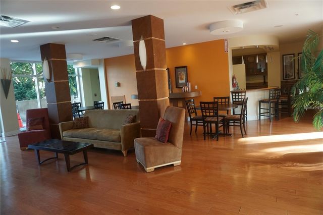 470 3RD STREET S 309, St Petersburg, FL 33701