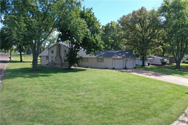 201 Percy Lane, Brookfield, MO 64628
