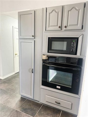 201 Percy Lane, Brookfield, MO 64628