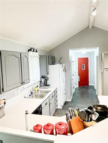 201 Percy Lane, Brookfield, MO 64628