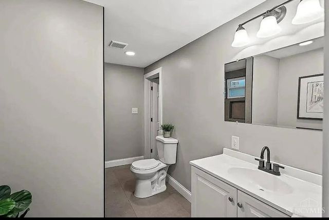 5811 Bramble Avenue, Cincinnati, OH 45227