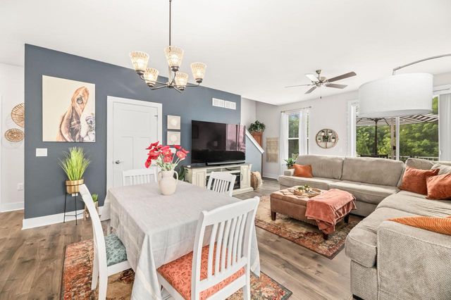 920 Foxwalk DRIVE, Waterford, WI 53185