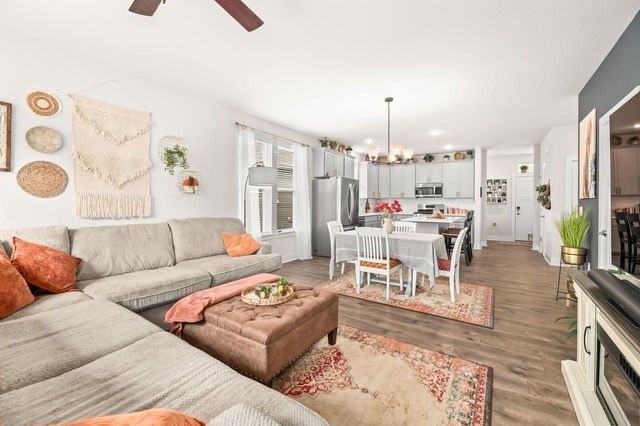 920 Foxwalk DRIVE, Waterford, WI 53185