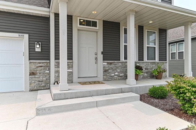 920 Foxwalk DRIVE, Waterford, WI 53185