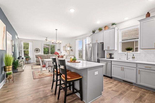 920 Foxwalk DRIVE, Waterford, WI 53185