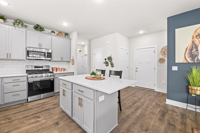 920 Foxwalk DRIVE, Waterford, WI 53185