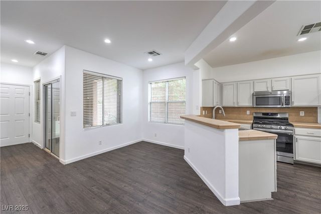 1044 Creeping Zinnia Court, Las Vegas, NV 89138