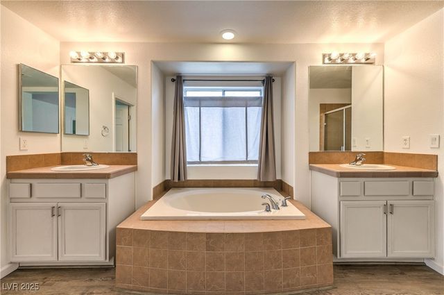 1044 Creeping Zinnia Court, Las Vegas, NV 89138