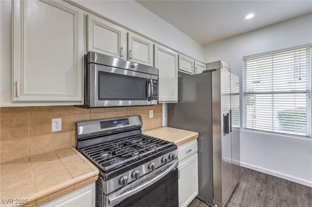 1044 Creeping Zinnia Court, Las Vegas, NV 89138