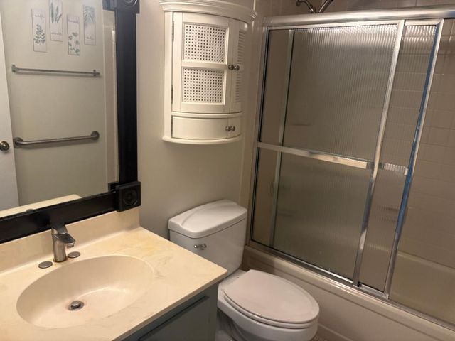 7300 Lake Cir Drive 202, Margate, FL 33063