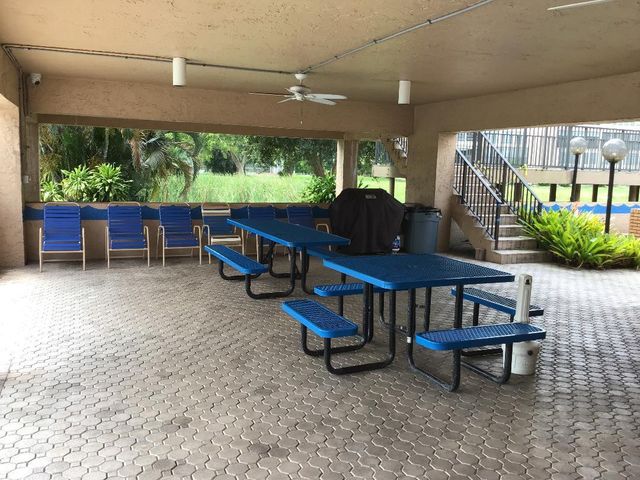 7300 Lake Cir Drive 202, Margate, FL 33063