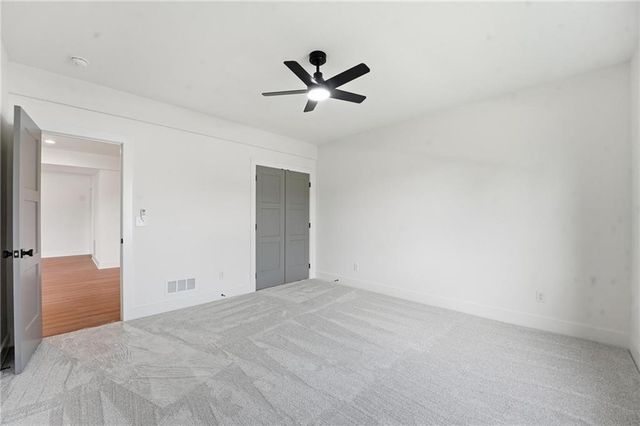 8215 NW 89th Terrace, Kansas City, MO 64153