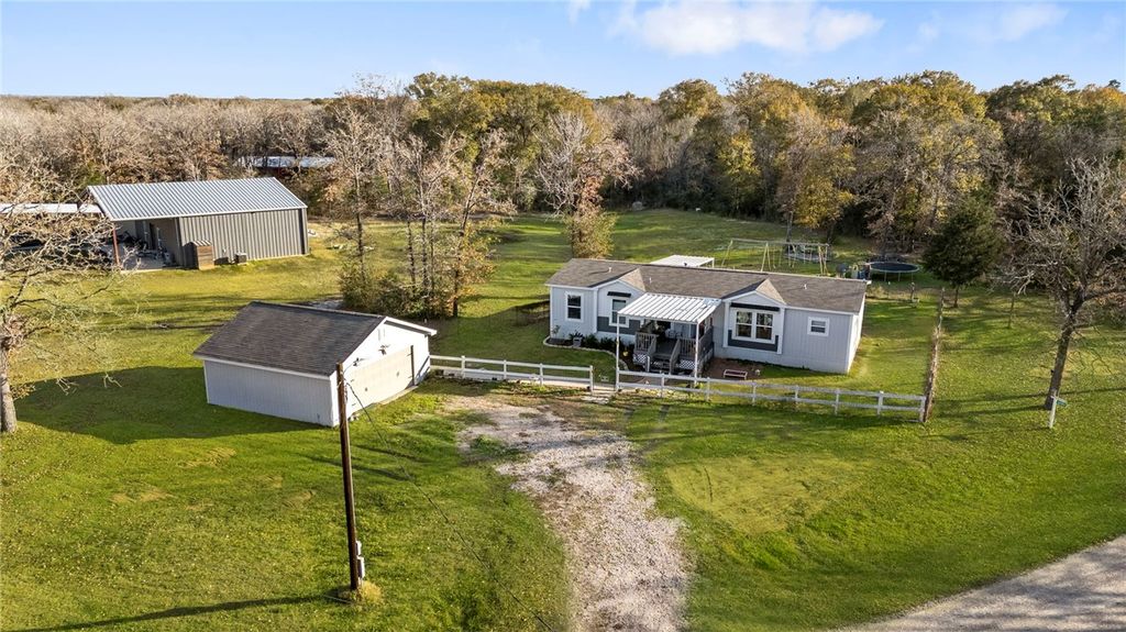 2791 Canyon Drive, Caldwell, TX 77836 — photo 2