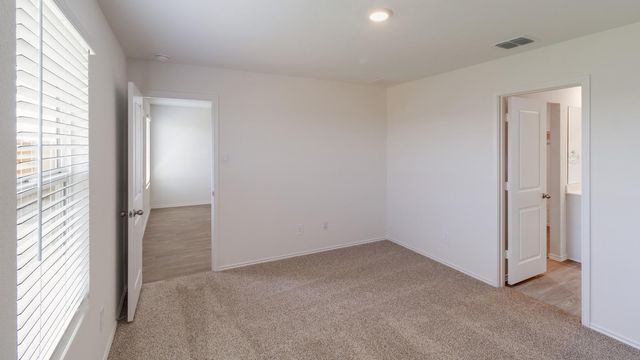 134 Schuenemann WAY, Uhland, TX 78640