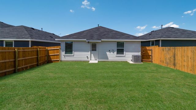134 Schuenemann WAY, Uhland, TX 78640