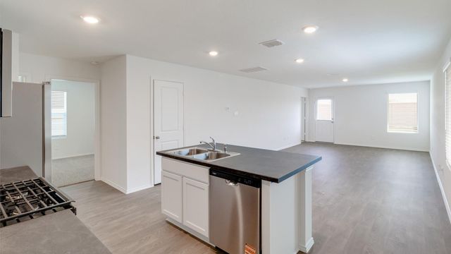 134 Schuenemann WAY, Uhland, TX 78640